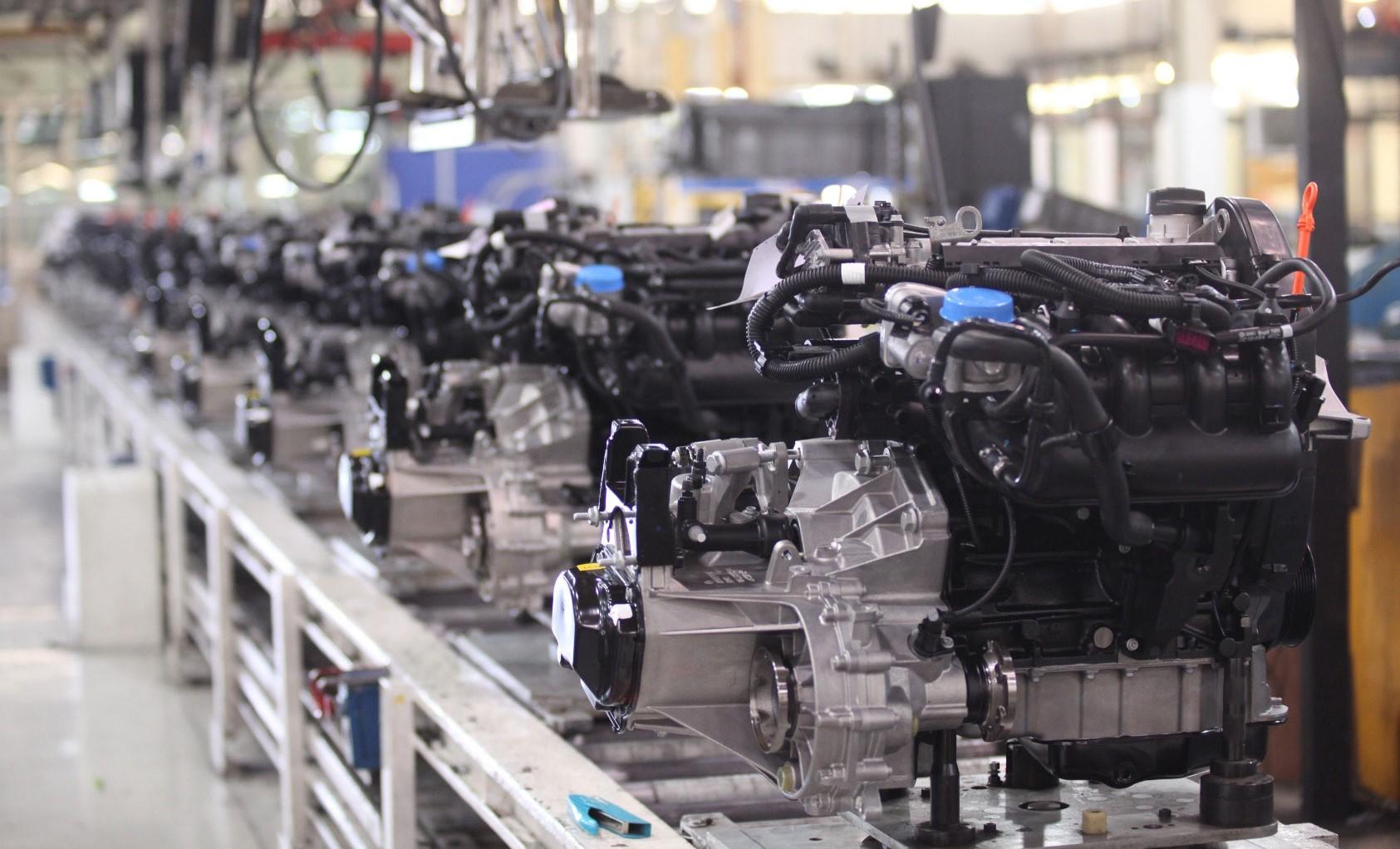Menos importaciones de autopartes